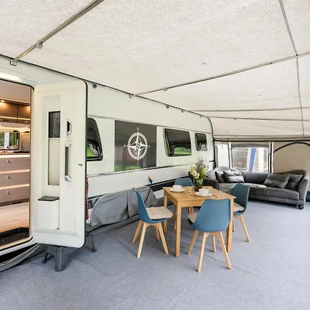 Urlaub Im Luxus Wohnwagen Statt - Mit Badezimmer, Vorzelt Und Garten - Urlaub Auf Ruegen Am Naturstrand In Der Naehe Des Kap Arkona Kemping *