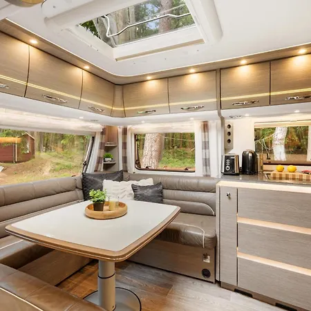 Urlaub Im Luxus Wohnwagen Statt - Mit Badezimmer, Vorzelt Und Garten - Urlaub Auf Ruegen Am Naturstrand In Der Naehe Des Kap Arkona Kemping *