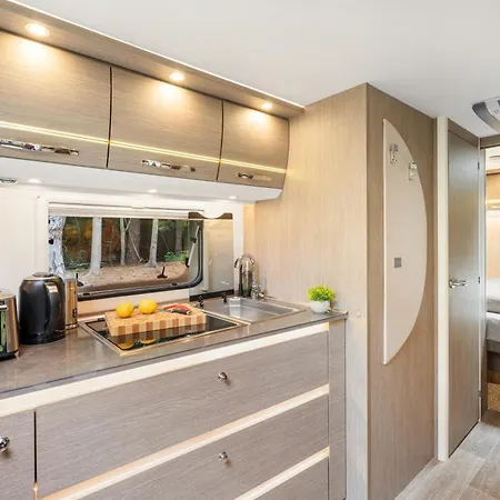 Kemping Urlaub Im Luxus Wohnwagen Statt - Mit Badezimmer, Vorzelt Und Garten - Urlaub Auf Ruegen Am Naturstrand In Der Naehe Des Kap Arkona