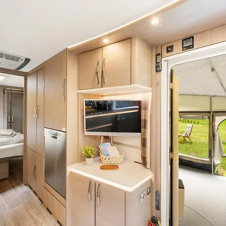 Urlaub Im Luxus Wohnwagen Statt - Mit Badezimmer, Vorzelt Und Garten - Urlaub Auf Ruegen Am Naturstrand In Der Naehe Des Kap Arkona Dranske