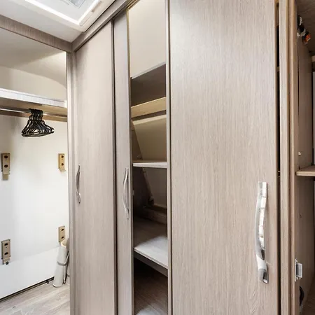 Urlaub Im Luxus Wohnwagen Statt - Mit Badezimmer, Vorzelt Und Garten - Urlaub Auf Ruegen Am Naturstrand In Der Naehe Des Kap Arkona * Dranske